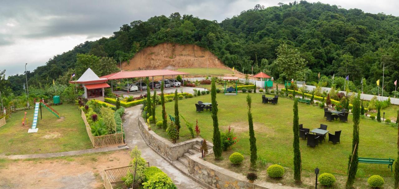 La Vue Resort Kāziranga Exterior foto